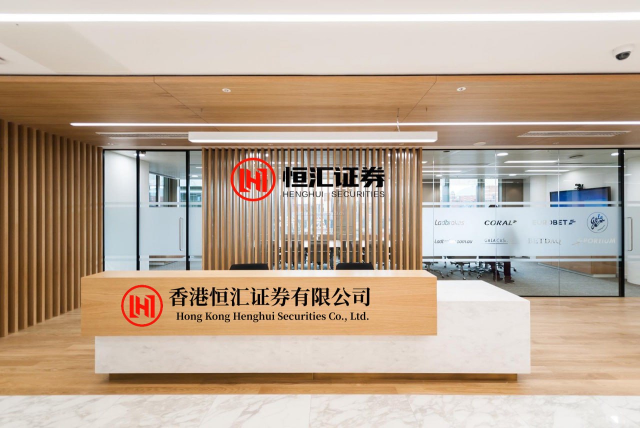 间群策略 王楚钦出任国乒男队队长, 并非单纯因为“世界第一”的头衔, 而是综合了硬实...